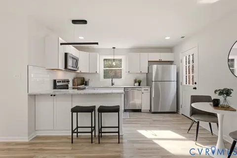 Kitchen - 9620 Spring Run Rd, Chesterfield, VA 23832 photo 2 of 5