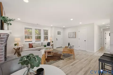 Living - 9620 Spring Run Rd, Chesterfield, VA 23832 photo 5 of 6