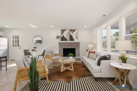 Living - 9620 Spring Run Rd, Chesterfield, VA 23832 photo 2 of 6