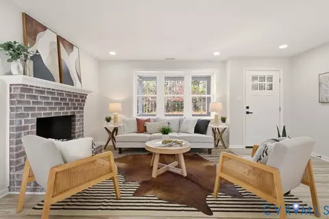 Living - 9620 Spring Run Rd, Chesterfield, VA 23832 photo 3 of 6