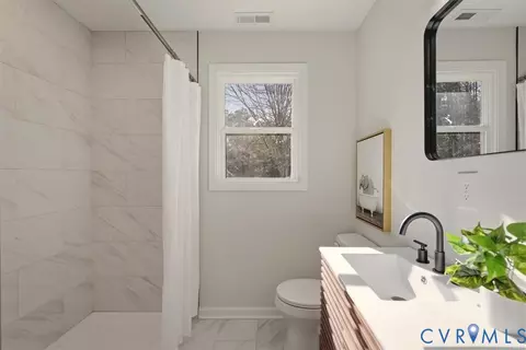 Bath - 9620 Spring Run Rd, Chesterfield, VA 23832 photo 5 of 5