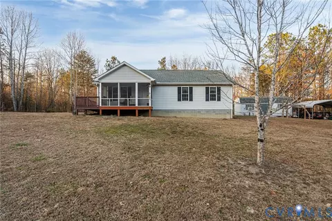 709 Powcan Rd, Tappahannock, VA 22560