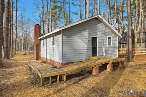 Exterior - 101 Pineview Dr, Hartfield, VA 23071 photo 5 of 6