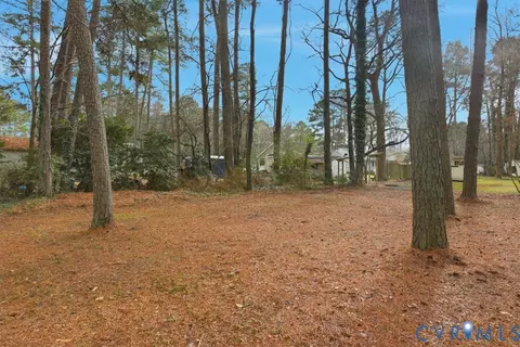 Exterior - 101 Pineview Dr, Hartfield, VA 23071 photo 6 of 6