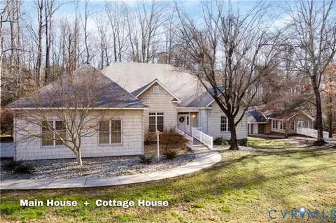 1943 Retreat Dr, Mechanicsville, VA 23111