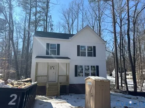 993 Swan Ln, Ruther Glen, VA 22546