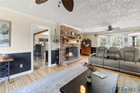 Living - 9411 Poly Pl, Midlothian, VA 23112 photo 2 of 3