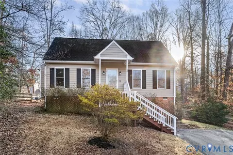 6903 Whistlers Cove Dr, Midlothian, VA 23112