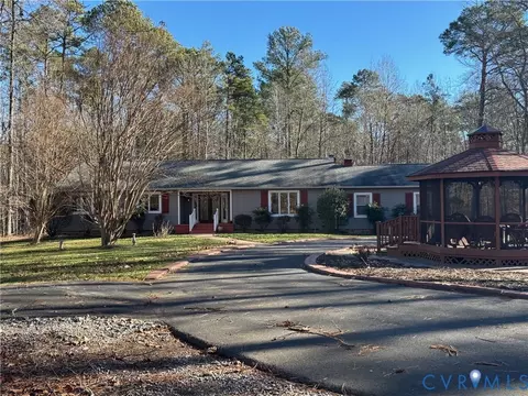 525 Wild Life Trl, Ridge Branch, VA 23238