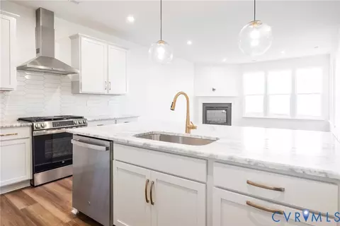 18728 Palisades Cove Trl, Moseley, VA 23120