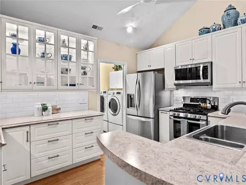 Kitchen - 1338 Tannery Cir, Midlothian, VA 23113 photo 1 of 3