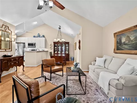 Living - 1338 Tannery Cir, Midlothian, VA 23113 photo 2 of 5
