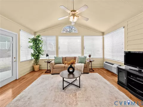 Living - 1338 Tannery Cir, Midlothian, VA 23113 photo 5 of 5