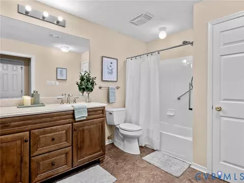 Bath - 1338 Tannery Cir, Midlothian, VA 23113 photo 3 of 4