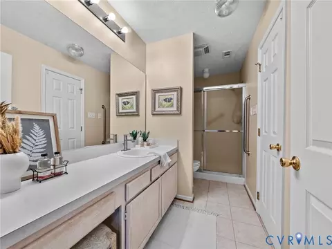 Bath - 1338 Tannery Cir, Midlothian, VA 23113 photo 1 of 4