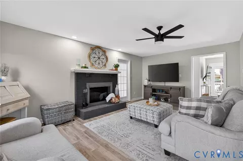 Living - 13007 Ashtree Rd, Midlothian, VA 23114 photo 3 of 4
