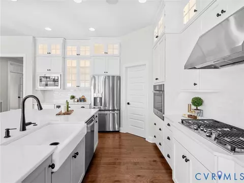 Kitchen - 18319 Eagle Bend Dr, Moseley, VA 23120 photo 5 of 6