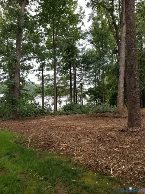 20001 Chesdin Harbor Dr, Chesterfield, VA 23803