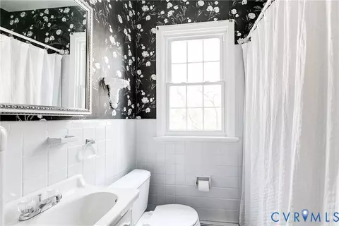 Bath - 3405 Riverview Dr, Richmond, VA 23225 photo 3 of 4