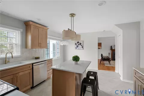 Kitchen - 7301 Native Dancer Dr, Midlothian, VA 23112 photo 5 of 8