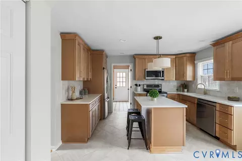 Kitchen - 7301 Native Dancer Dr, Midlothian, VA 23112 photo 2 of 8