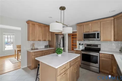 Kitchen - 7301 Native Dancer Dr, Midlothian, VA 23112 photo 8 of 8