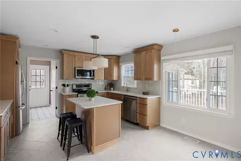 Kitchen - 7301 Native Dancer Dr, Midlothian, VA 23112 photo 3 of 8