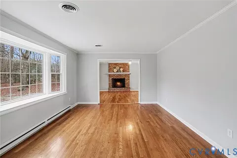 9107 Dabney Dr, Sutherland, VA 23885 photo 5