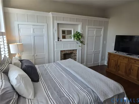 Bedroom - 2706 E Franklin St, Richmond, VA 23223 photo 2 of 5