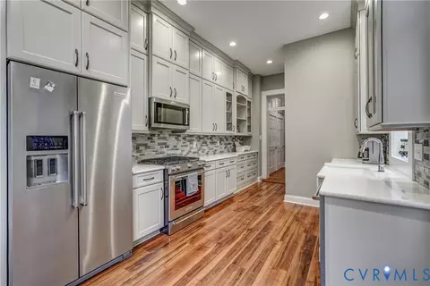 Kitchen - 2706 E Franklin St, Richmond, VA 23223 photo 3 of 3