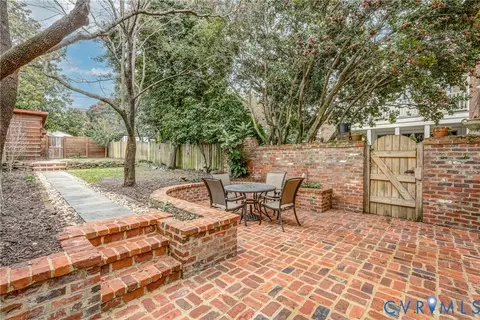 Exterior - 2706 E Franklin St, Richmond, VA 23223 photo 4 of 8