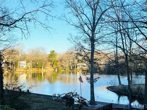 7738 Lakeforest Dr, North Chesterfield, VA 23235