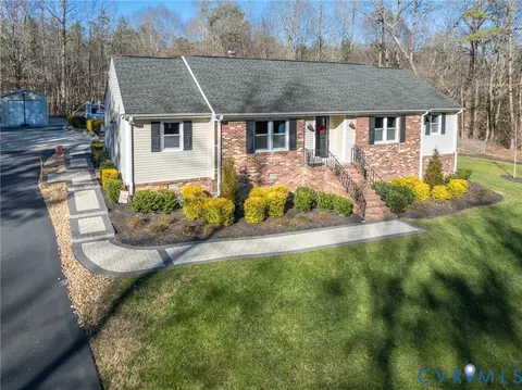 20903 Matoaca Rd, Petersburg, VA 23803