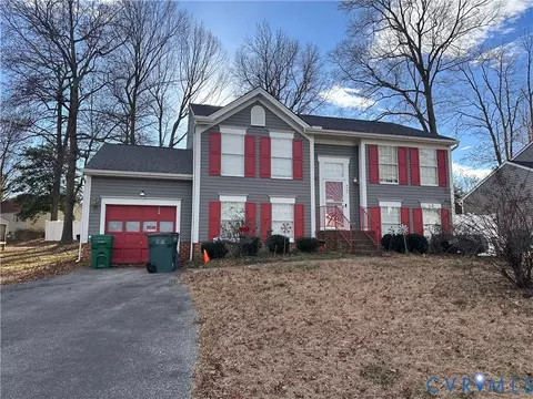 2809 Farm Creek Dr, Richmond, VA 23223