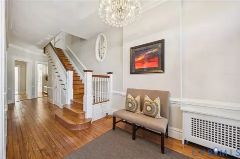 Entry Way - 2005 Stuart Ave, Richmond, VA 23220 photo 1 of 3