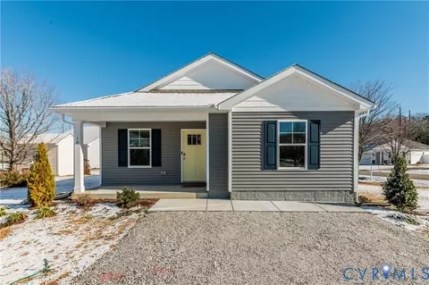 16 Our Way Dr, Kilmarnock, VA 22482