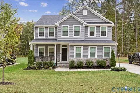 10237 Centralia Station Rd, Chester, VA 23831
