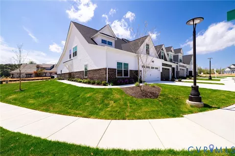 16427 Creekstone Point Ave, Moseley, VA 23120