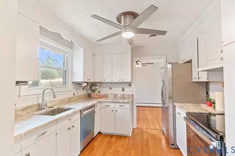 Kitchen - 13101 Harrowgate Rd, Chester, VA 23831 photo 1 of 4