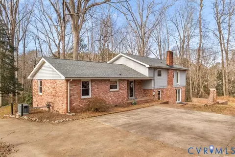 Exterior - 13101 Harrowgate Rd, Chester, VA 23831 photo 7 of 8