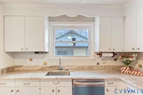 Kitchen - 13101 Harrowgate Rd, Chester, VA 23831 photo 3 of 4