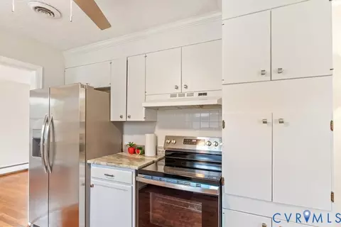 Kitchen - 13101 Harrowgate Rd, Chester, VA 23831 photo 2 of 4
