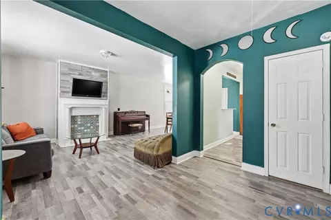 Entry Way - 108 E 33rd St, Richmond, VA 23224 photo 2 of 3