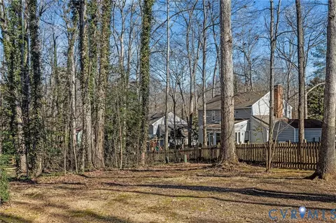 Exterior - 3203 Barnes Spring Ct, Midlothian, VA 23112 photo 7 of 10