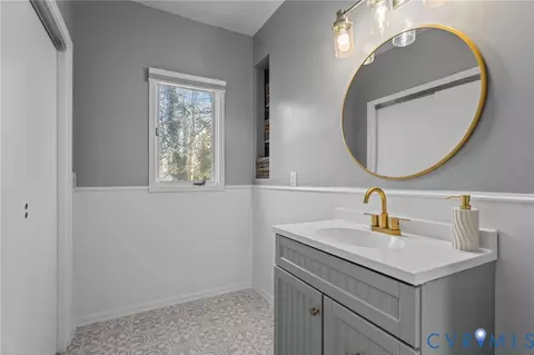 Bath - 3203 Barnes Spring Ct, Midlothian, VA 23112 photo 1 of 5
