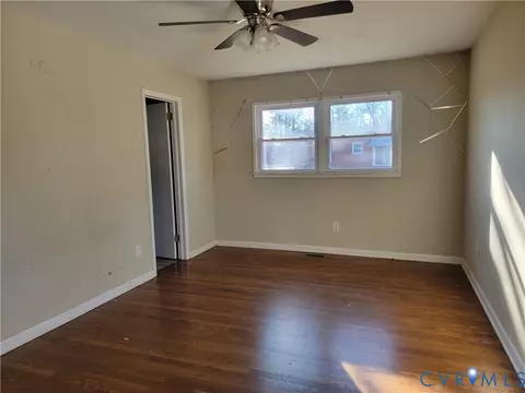 1027 Barry Ct, Hampton, VA 23666 photo 2
