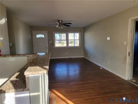 1027 Barry Ct, Hampton, VA 23666 photo 9