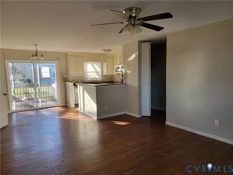 1027 Barry Ct, Hampton, VA 23666 photo 7