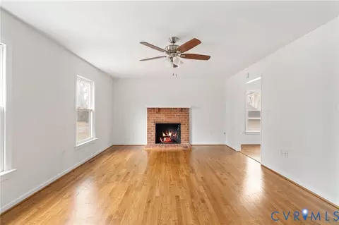 Living - 5609 Chatmoss Rd, Midlothian, VA 23112 photo 1 of 2