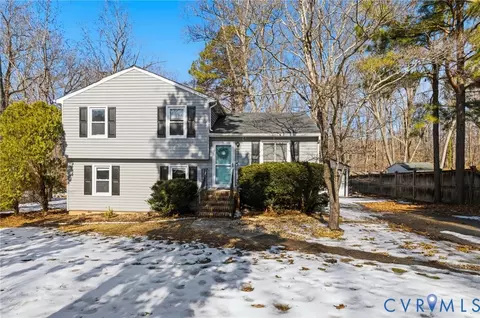 12212 Deerhurst Dr, Midlothian, VA 23113